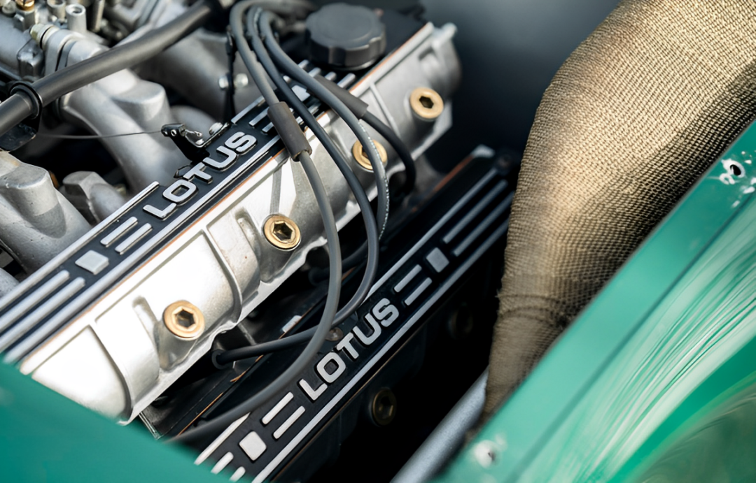 Alluxe® 1957 Vanwall VW5 Car For All Ages