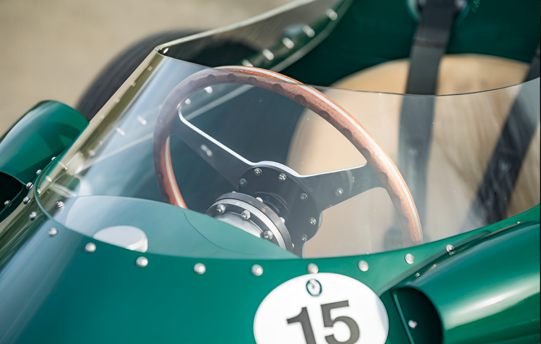 Alluxe® 1957 Vanwall VW5 Car For All Ages